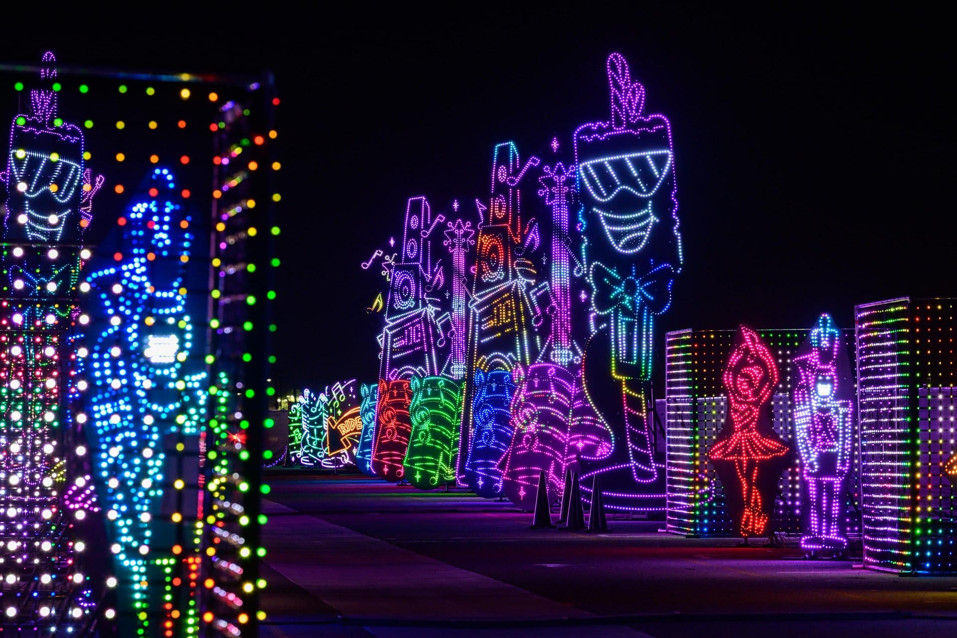 Drive-thru light holiday show