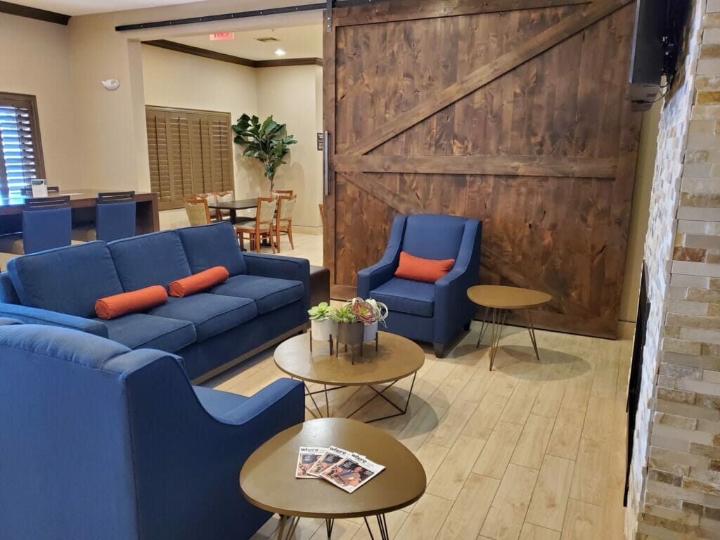 Comfort Inn Suites Tempe near Phoenix Sky Harbor Airport lobby