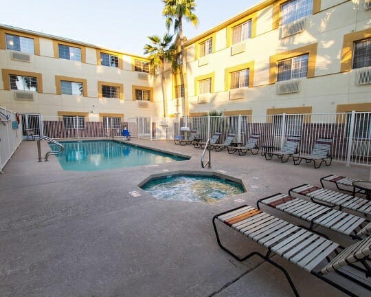 Comfort Suites Tempe Pool 52nd Street