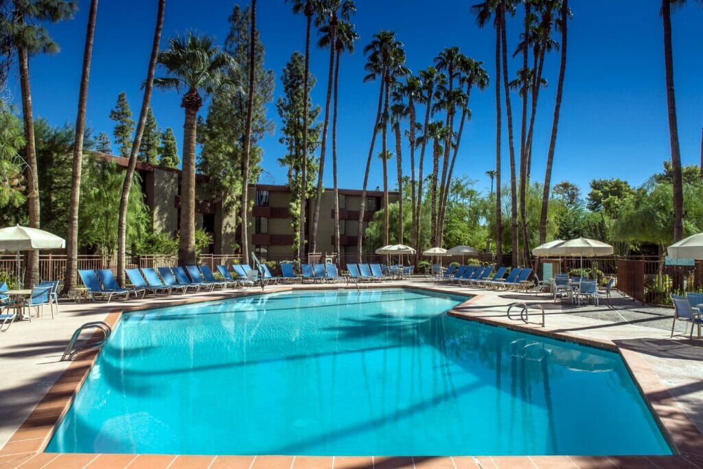 DoubleTree by Hilton Phoenix - Tempe (pool)