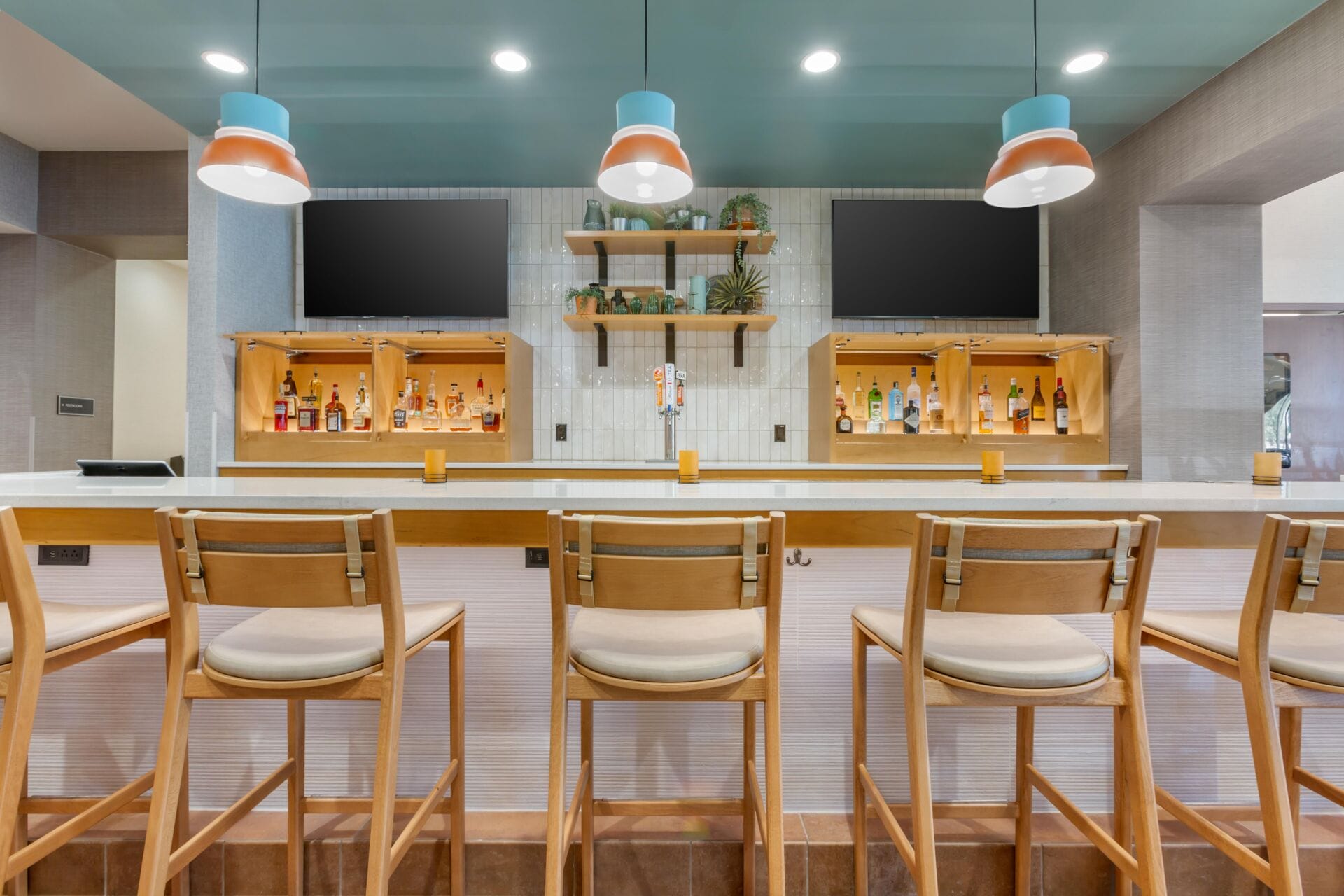 Drury Inn & Suites Bar