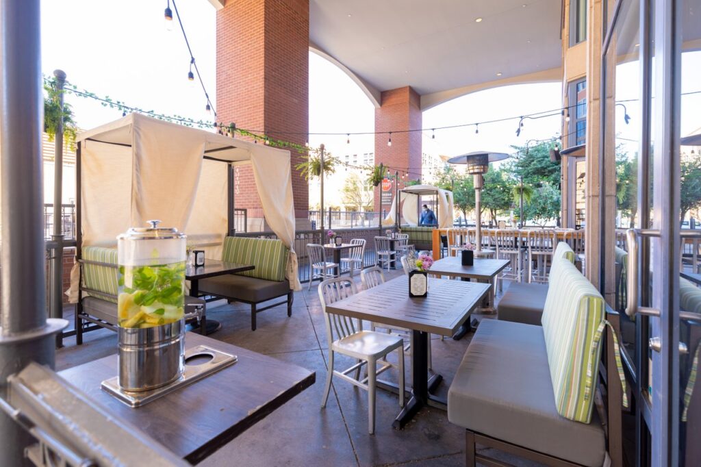 Foch Café & Bistro
