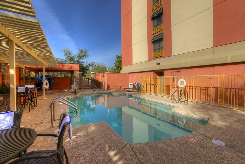 Holiday Inn Express AZ Mills pool