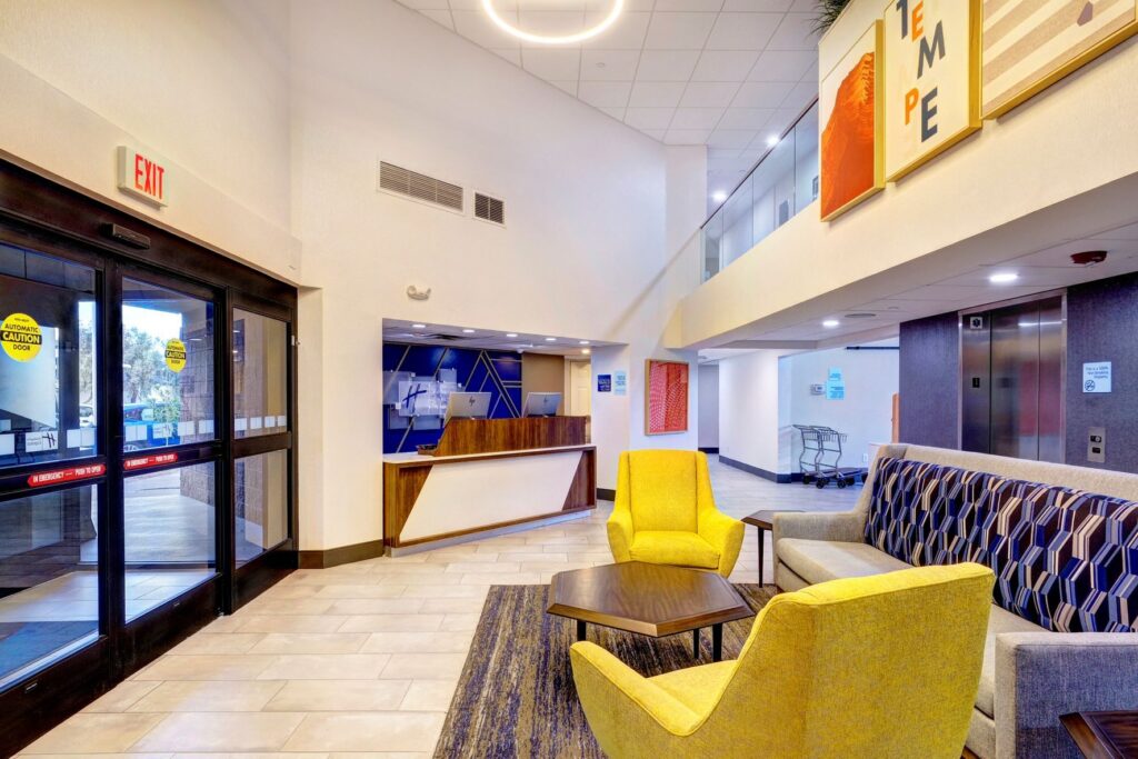 Holiday Inn Express Suites Phoenix-Tempe