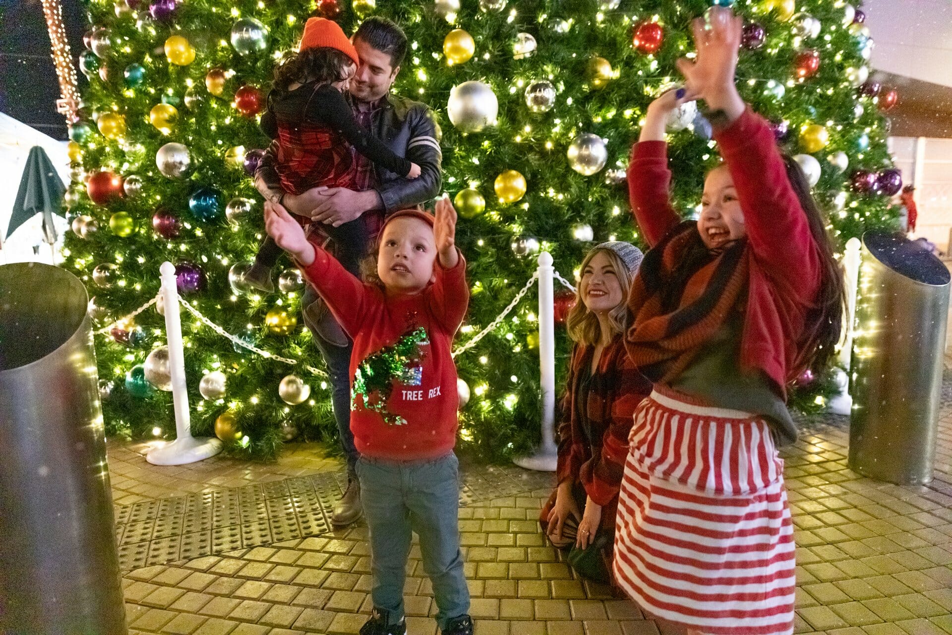 FA LA LA…FUN at Tempe Marketplace