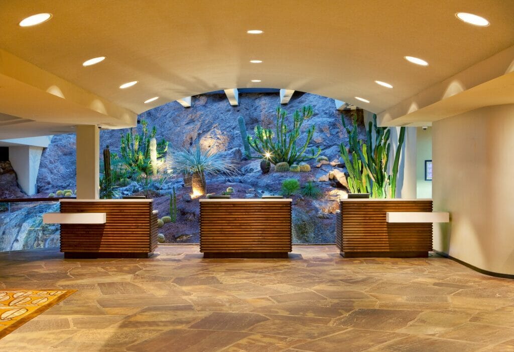 Phoenix Marriott Tempe at The Buttes Lobby Desk