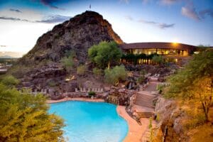Phoenix Marriott Resort Tempe at The Buttes Pool and Lobby