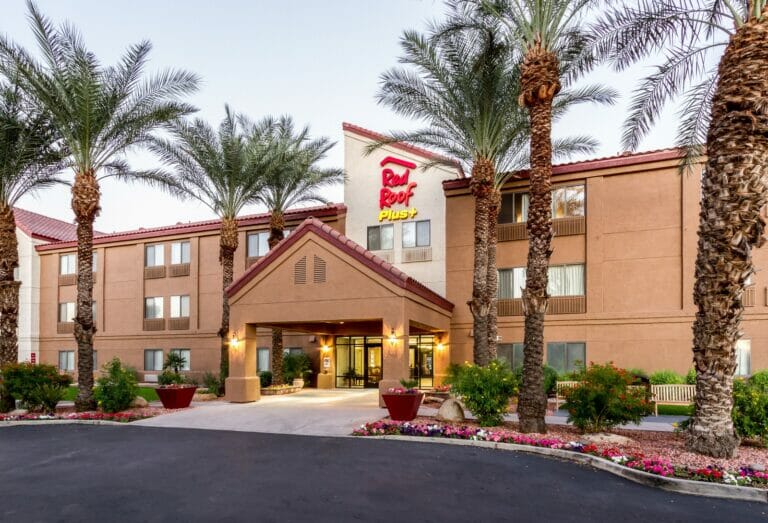 Red Roof PLUS+ Tempe – Phoenix Airport
