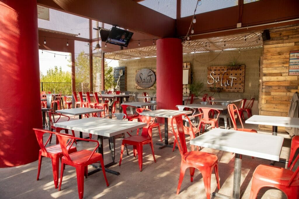 Salut Kitchen Bar patio