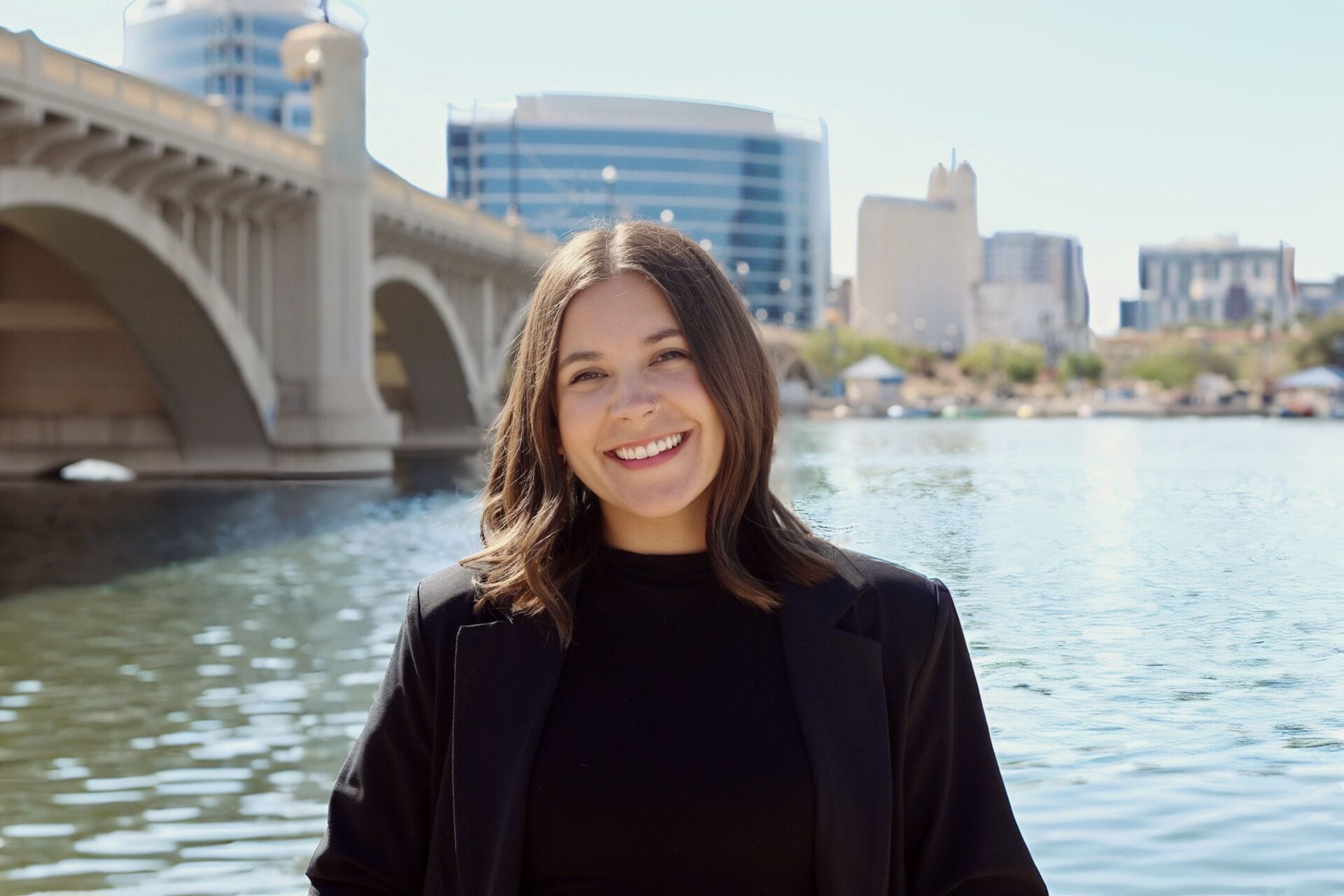 ILYANNA FLORES-ALVAREZ