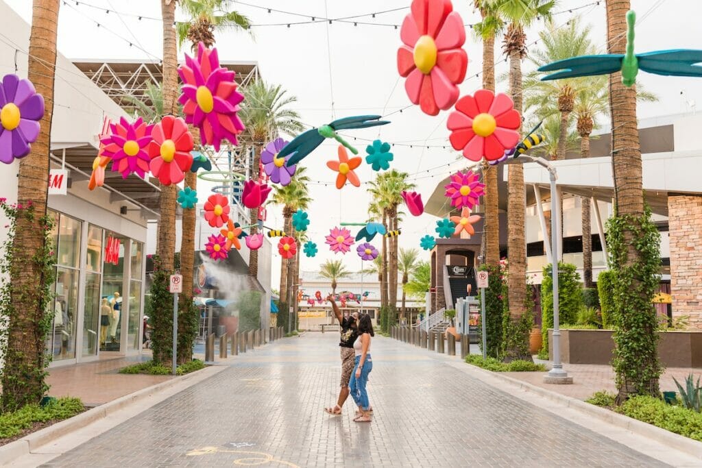 Tempe Marketplace Buzz and Bloom