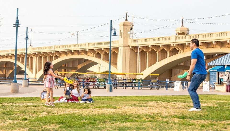 Tempe Town Lake family picnic